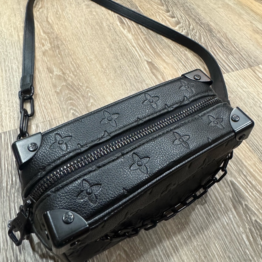 Louis Vuitton x Virgil Abloh Cross Body Bag - Picture 4 of 9